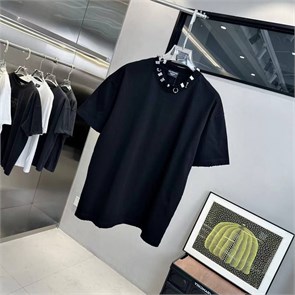Мужская Одежда футболка BALENCIGA Pireced T-Shirt Баленсиага черный wJoZtucOiid-tAnD82f2v1